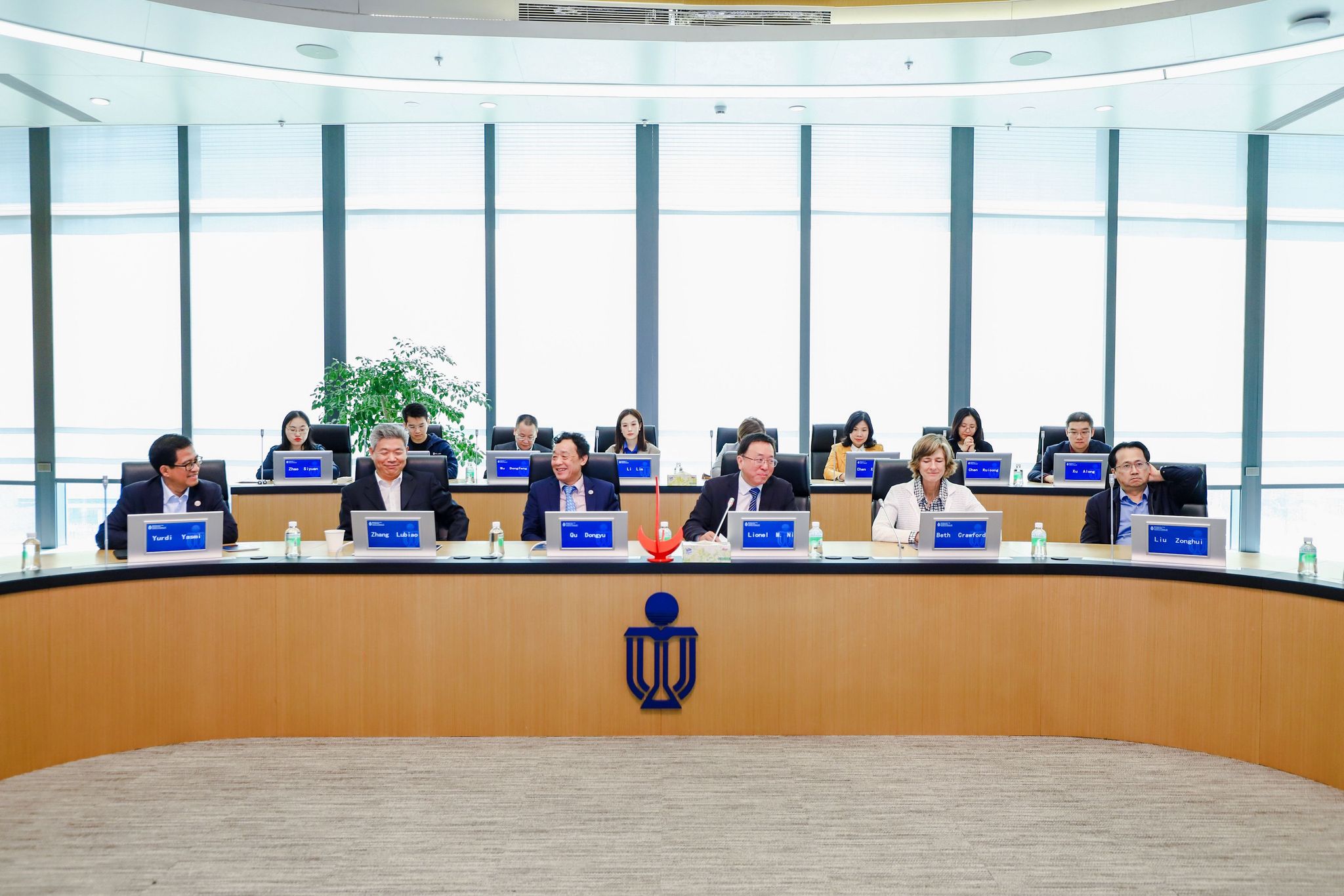 香港科技大学（广州）校长倪明选教授会见到访的联合国粮农组织屈冬玉总干事一行