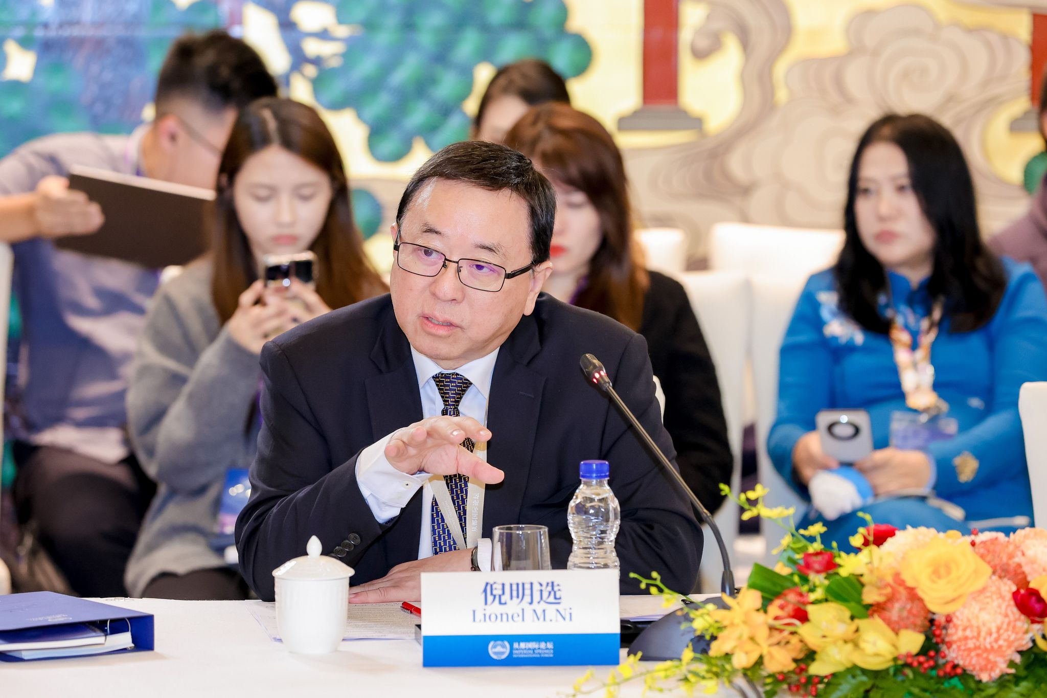 Prof. Lionel NI speaks at the parallel forum "Artificial Intelligence: Striking a Balance Between Innovation, Security and Governance".