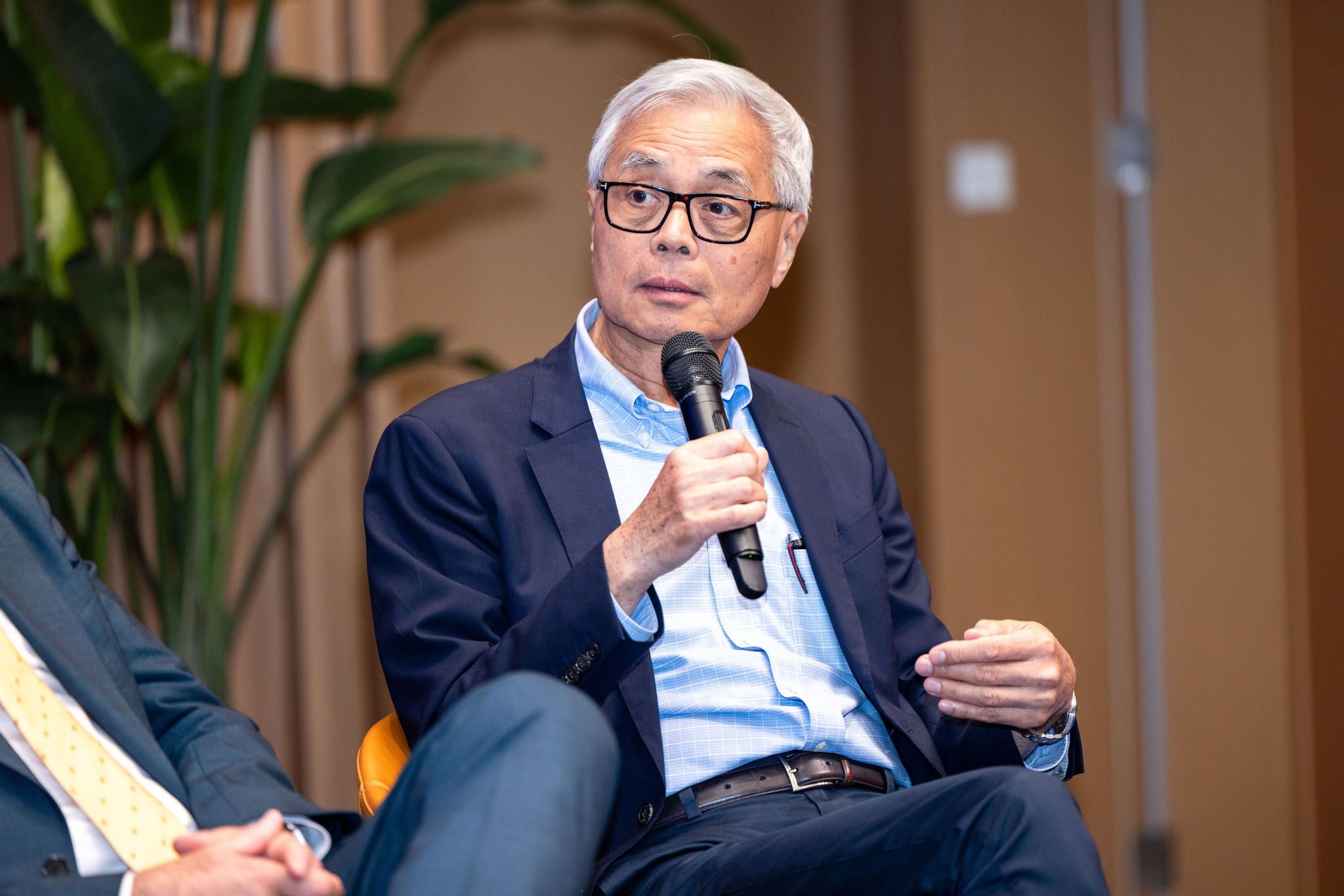 史维教授在论坛上发言